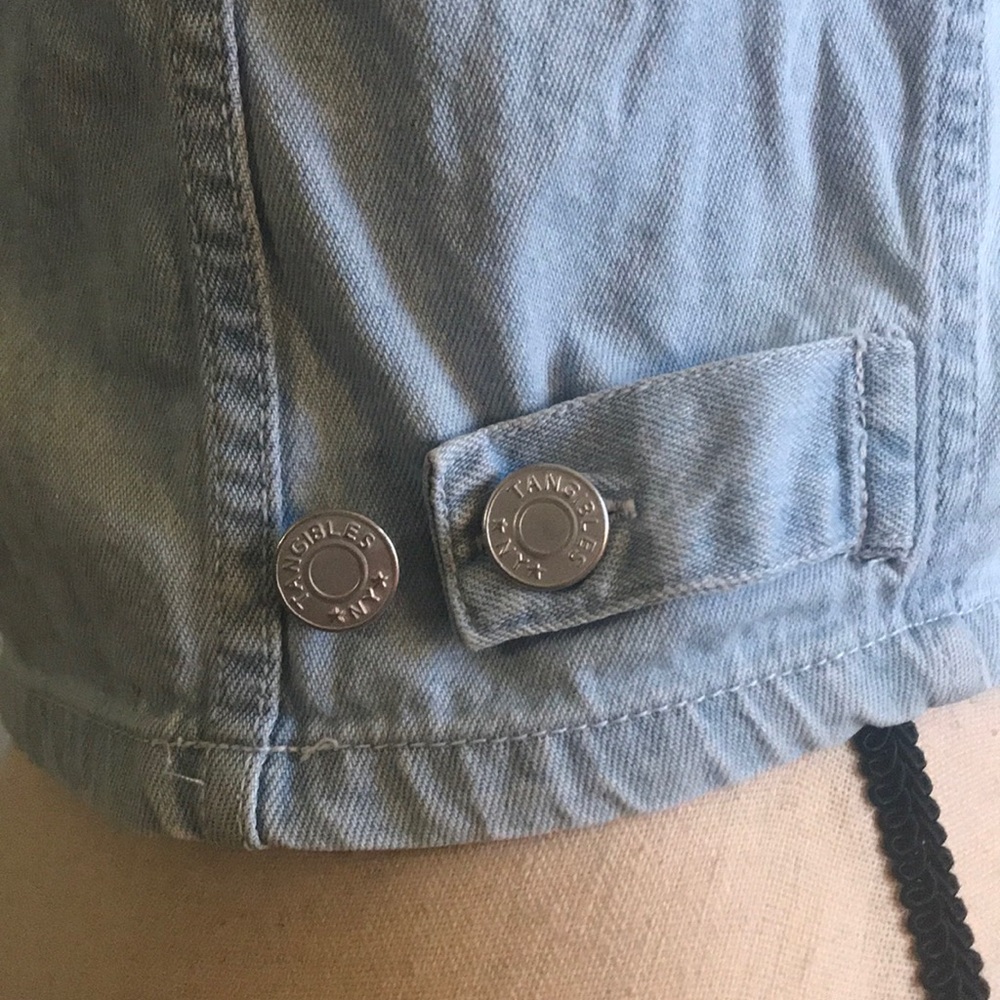 Cute Vest Button down - Picture 6 of 9